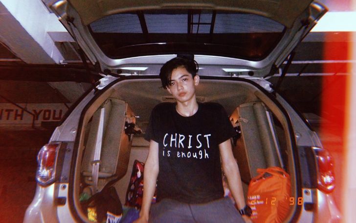 Mark Reyes owns his personal car which can be seen on YouTube.